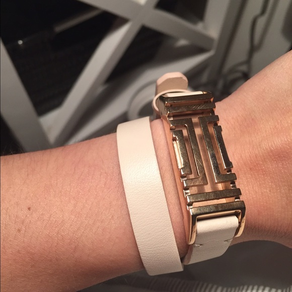 BRAND NEW Tory Burch rose gold wrap for Fit Bit - Picture 2 of 4